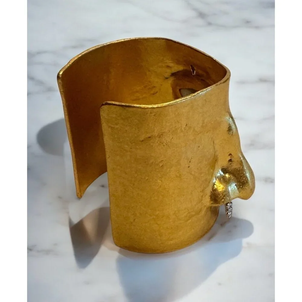 Unbranded luxury gold